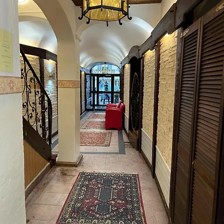Post 11 Hotel